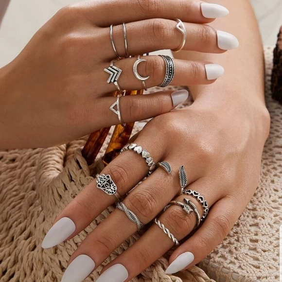 Jewelry - *Vera* Set of 14 Rings